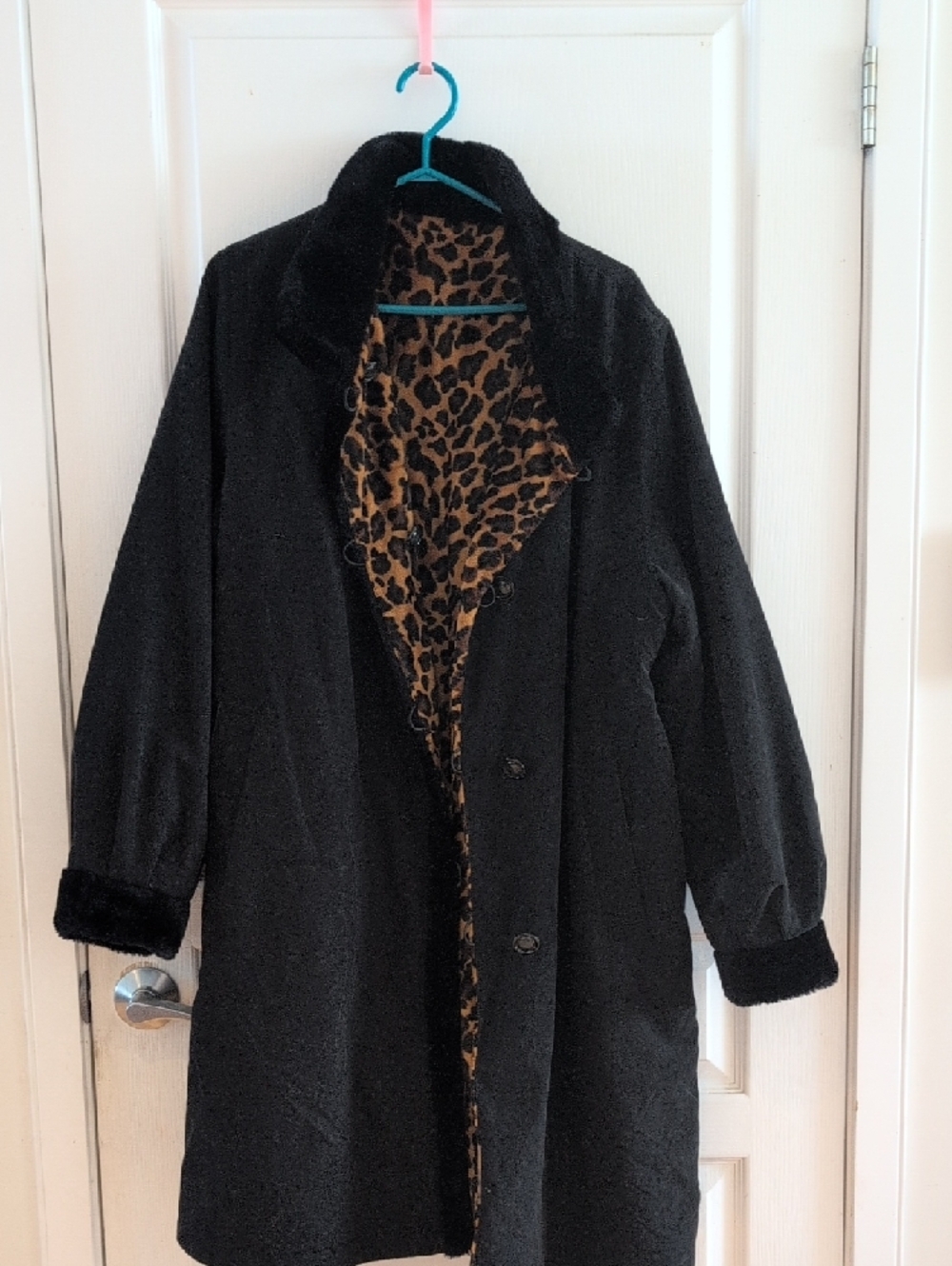 334 - Leopard Print Faux Fur Coat Reversable - very soft, great condition - Picture 9 of 9